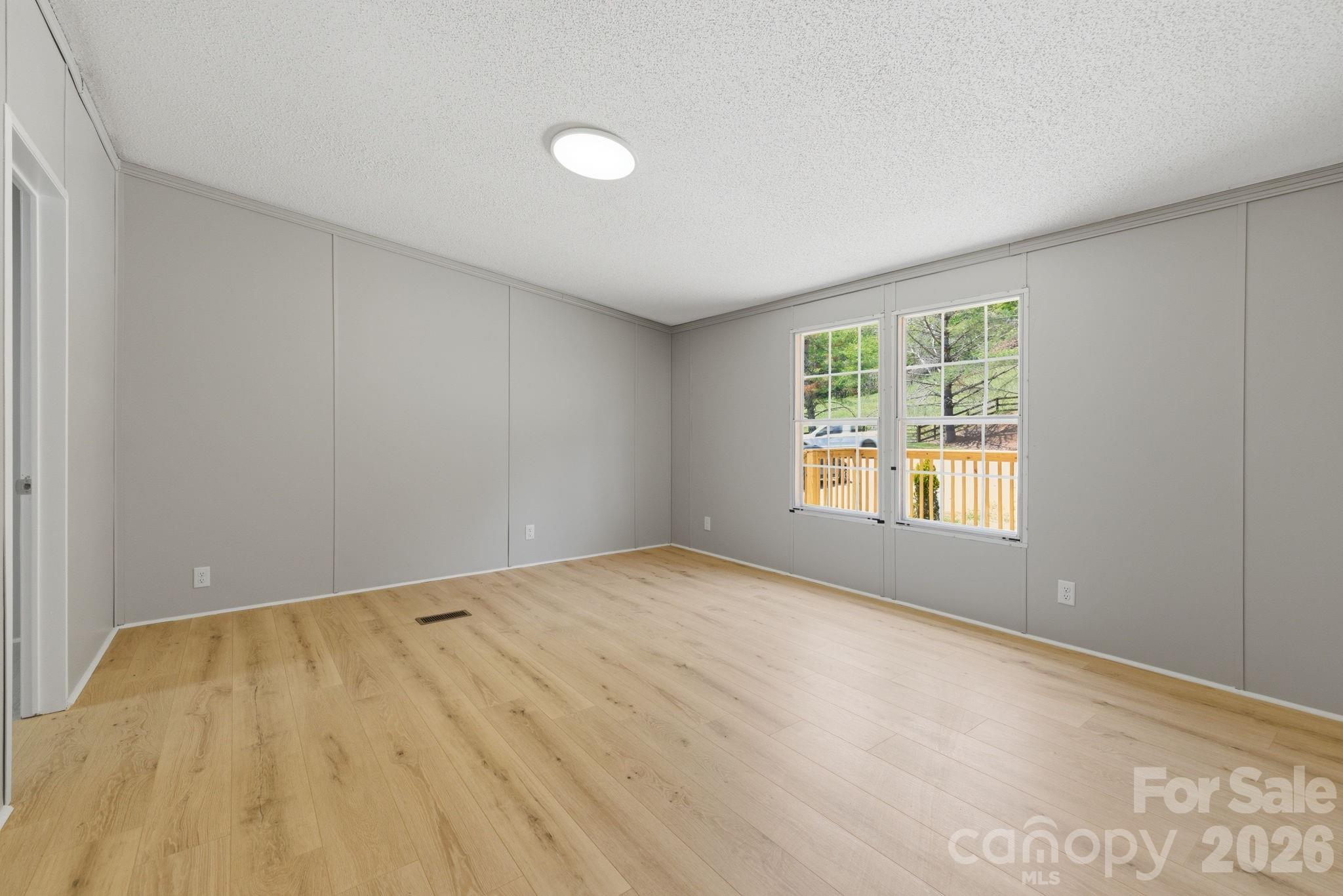 6490 Willow Road Hendersonville NC 28739