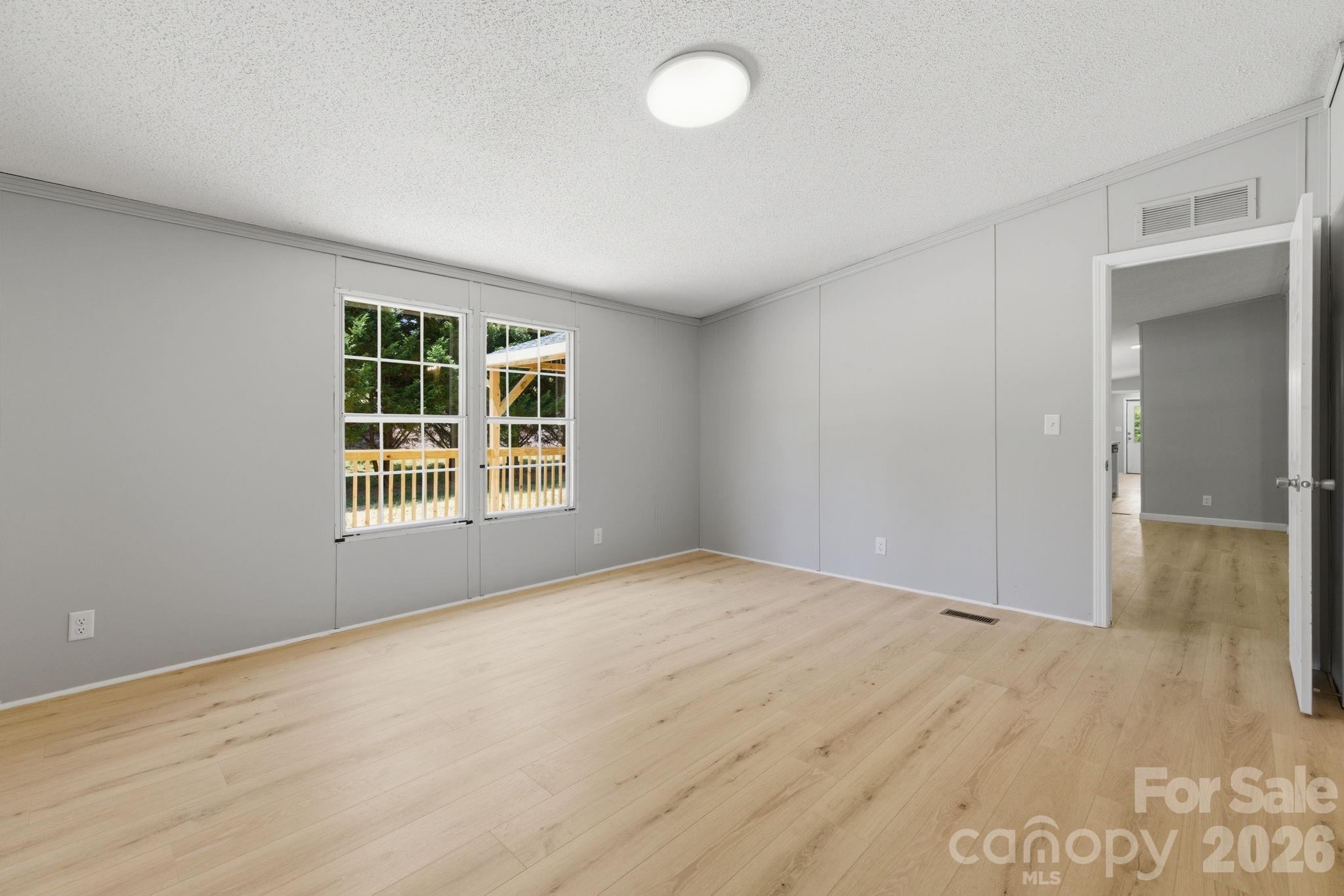 6490 Willow Road Hendersonville NC 28739