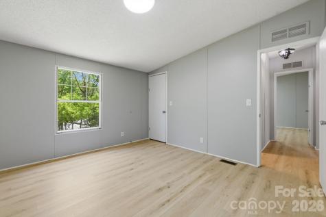 6490 Willow Road Hendersonville NC 28739