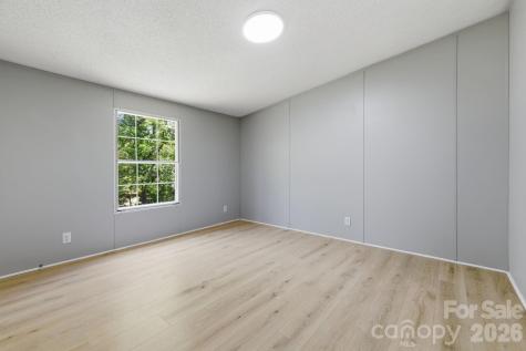 6490 Willow Road Hendersonville NC 28739