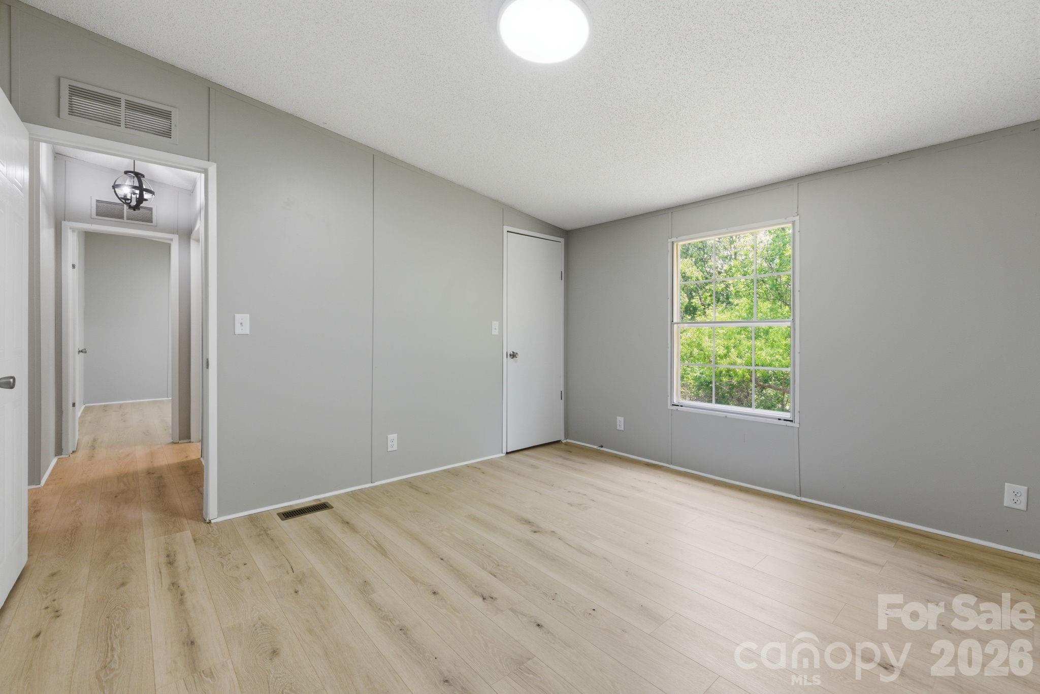 6490 Willow Road Hendersonville NC 28739