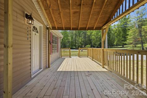 6490 Willow Road Hendersonville NC 28739