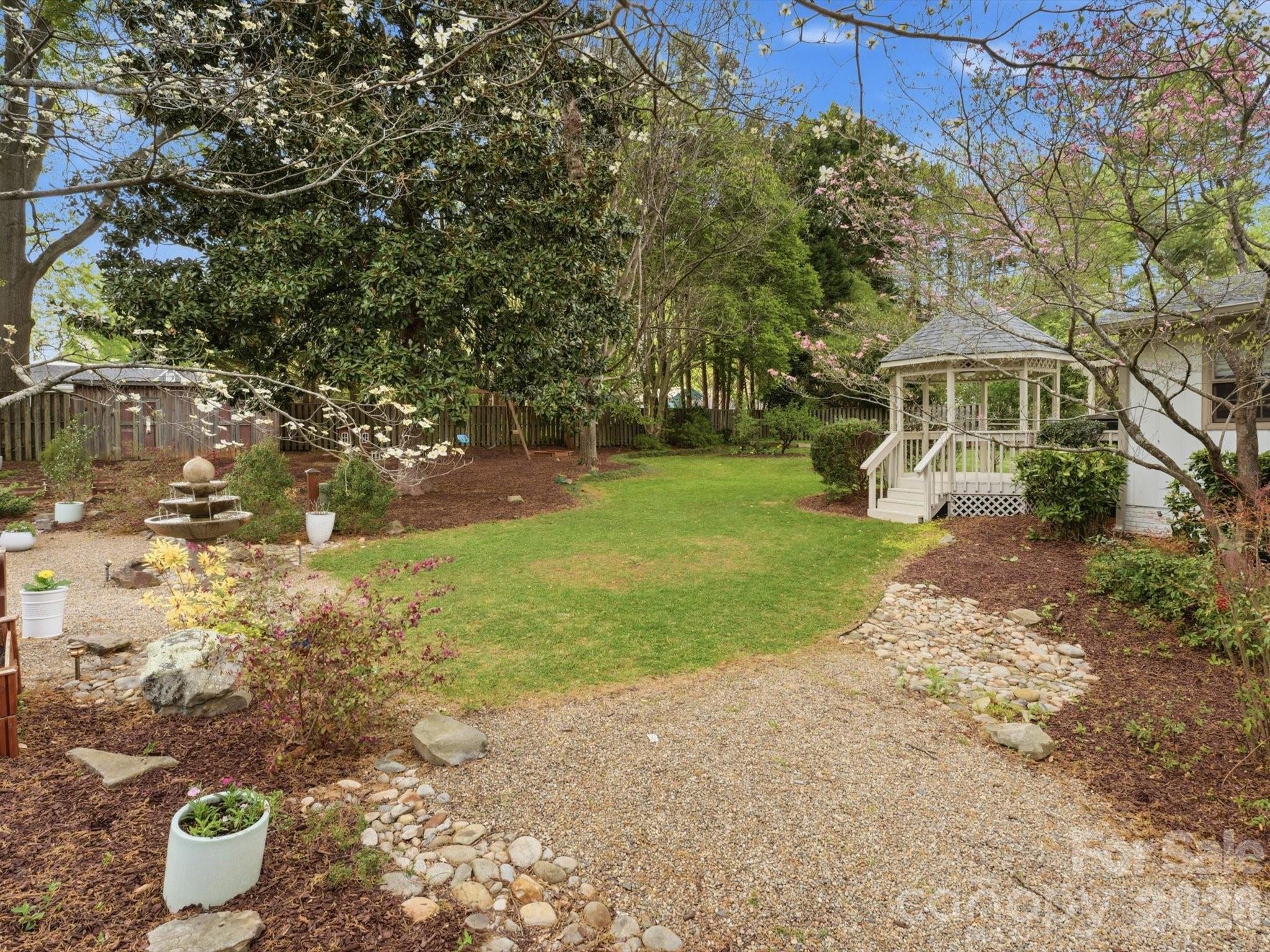 814 Twin Oaks Road Davidson NC 28036