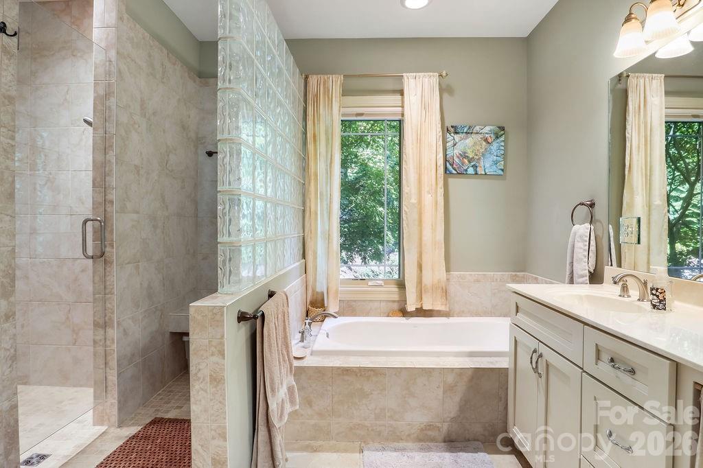 301 Gateway Drive Hendersonville NC 28739
