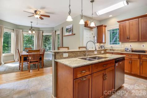 301 Gateway Drive Hendersonville NC 28739