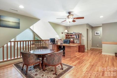 301 Gateway Drive Hendersonville NC 28739