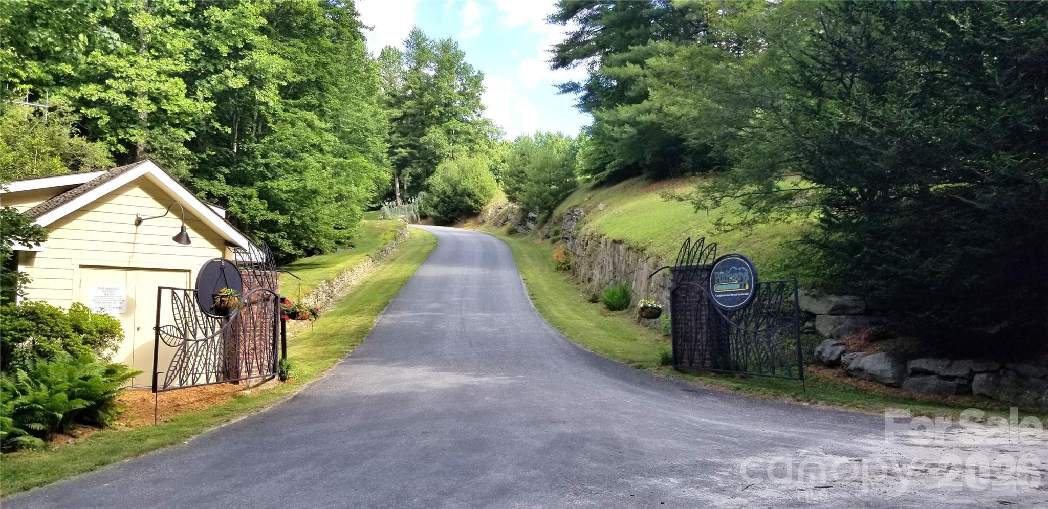 301 Gateway Drive Hendersonville NC 28739