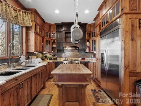 56 Spring House Drive Burnsville NC 28714
