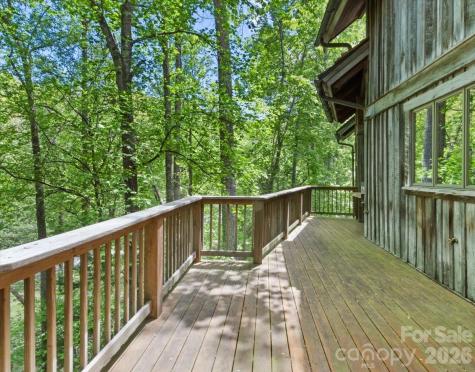 56 Spring House Drive Burnsville NC 28714