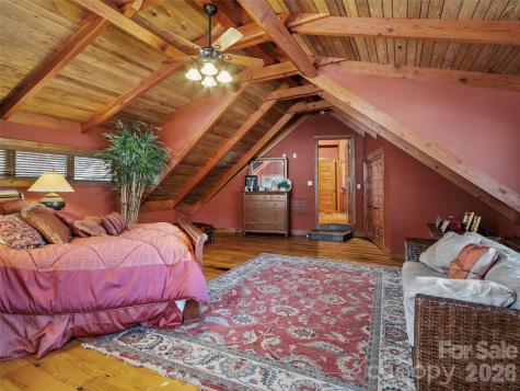 56 Spring House Drive Burnsville NC 28714