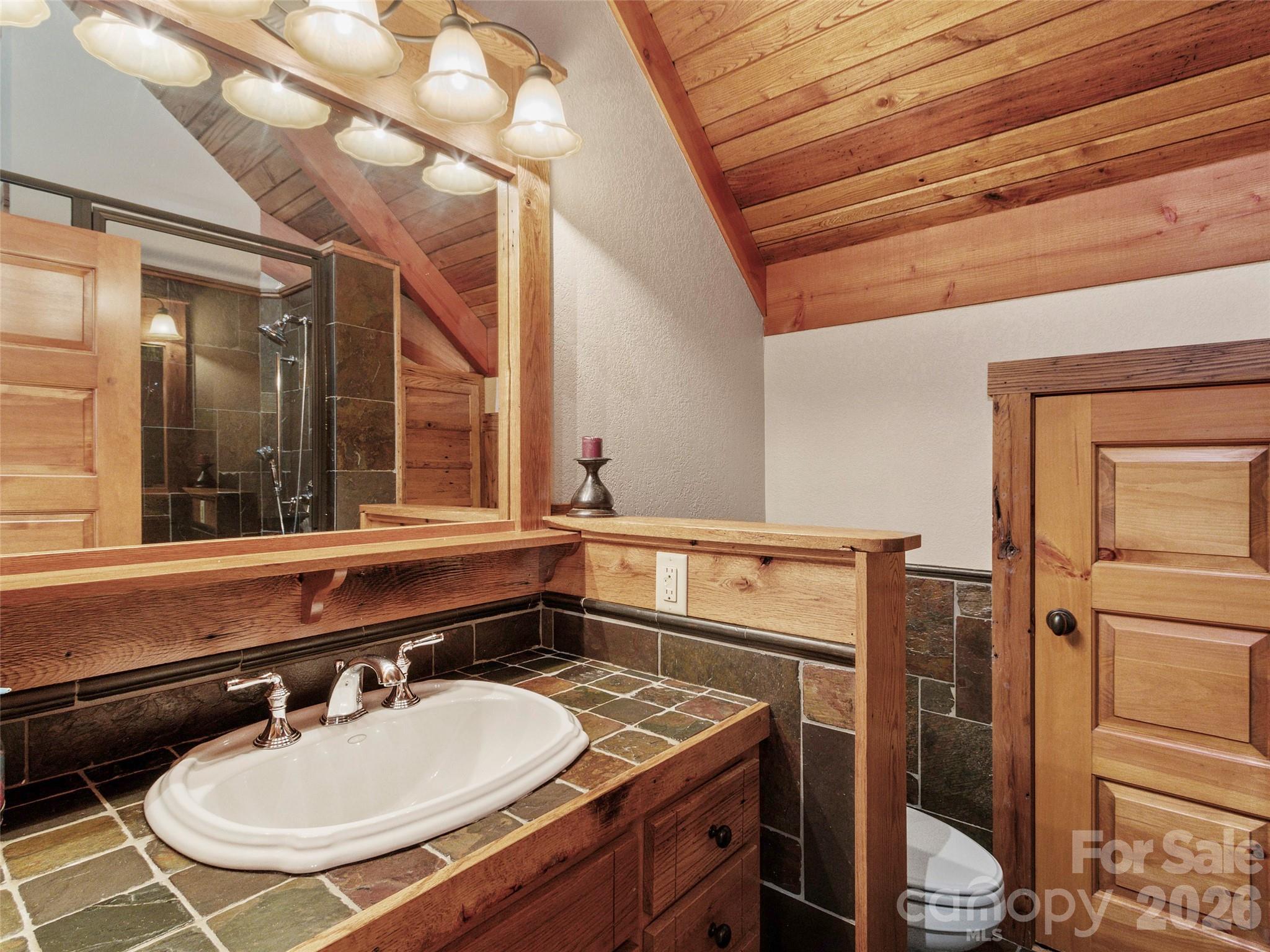 56 Spring House Drive Burnsville NC 28714