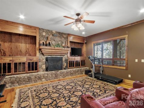 56 Spring House Drive Burnsville NC 28714