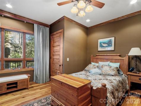 56 Spring House Drive Burnsville NC 28714