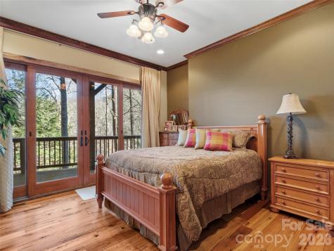 56 Spring House Drive Burnsville NC 28714