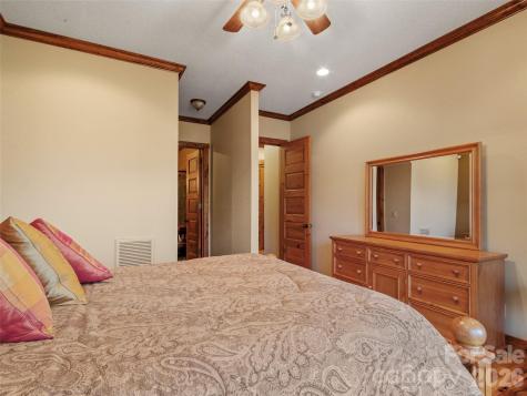 56 Spring House Drive Burnsville NC 28714
