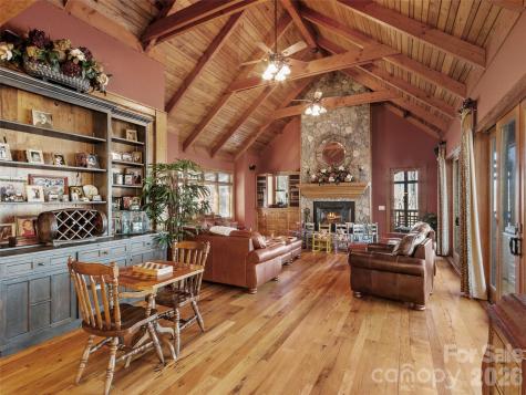56 Spring House Drive Burnsville NC 28714