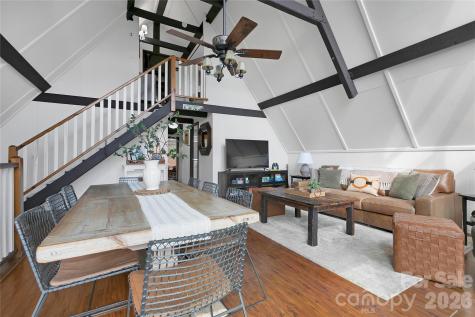 207 Unvquolad Court Brevard NC 28712