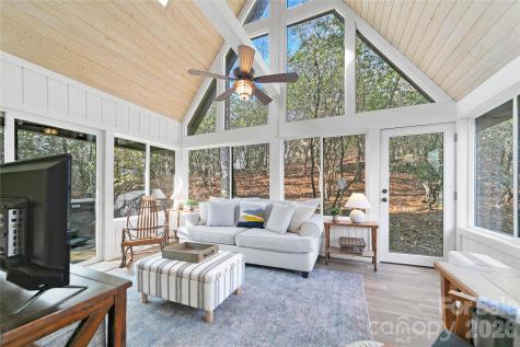 207 Unvquolad Court Brevard NC 28712