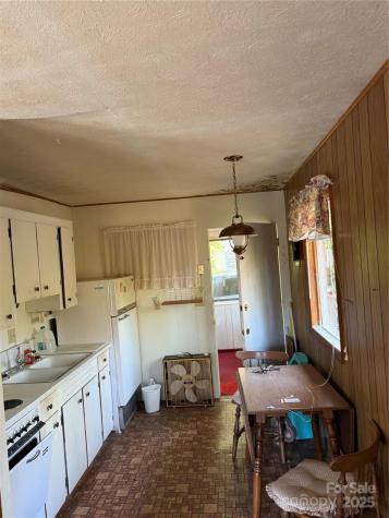 202 Lyndhurst Drive Hendersonville NC 28791