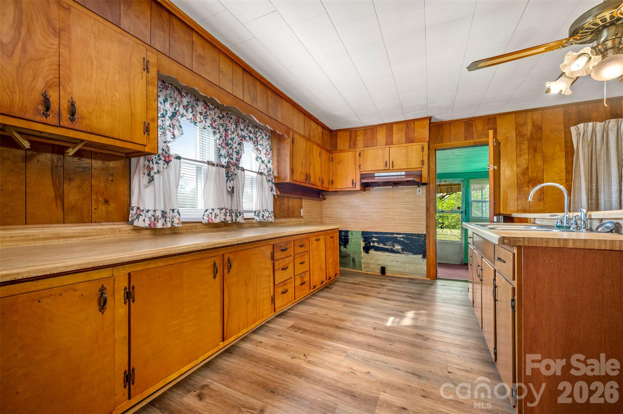 504 Old Henrietta Road Forest City NC 28043