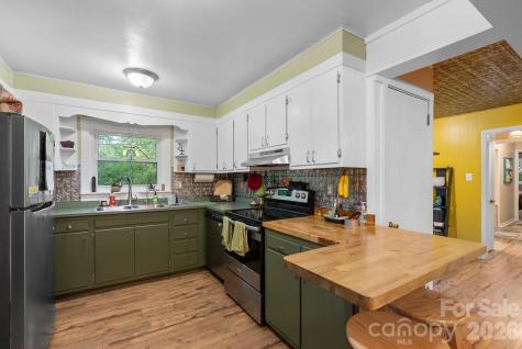 105 7th Street Black Mountain NC 28711