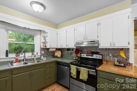 105 7th Street Black Mountain NC 28711