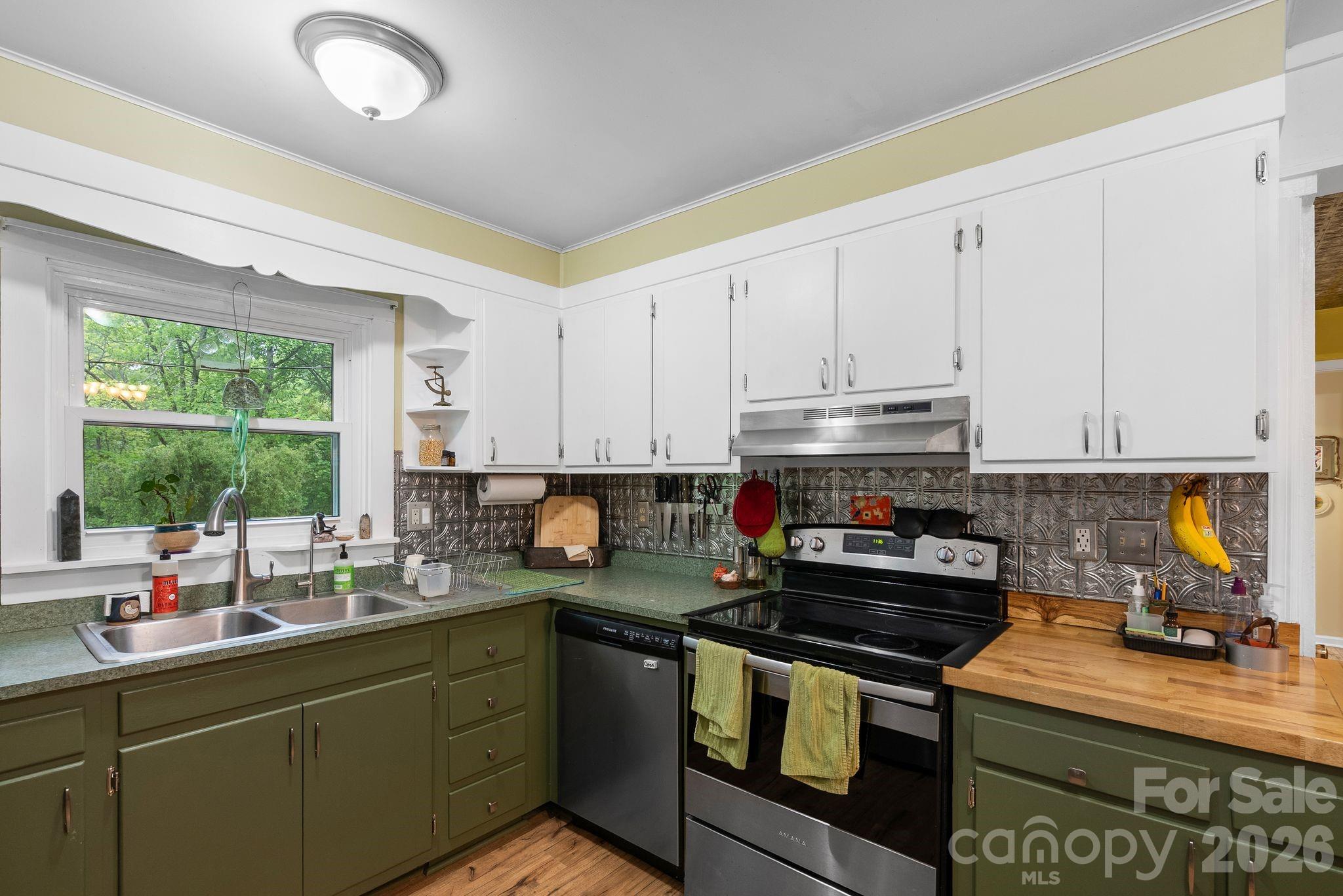 105 7th Street Black Mountain NC 28711