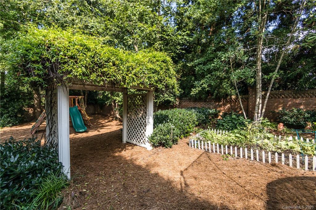 4300 Cameron Oaks Drive Charlotte NC 28211