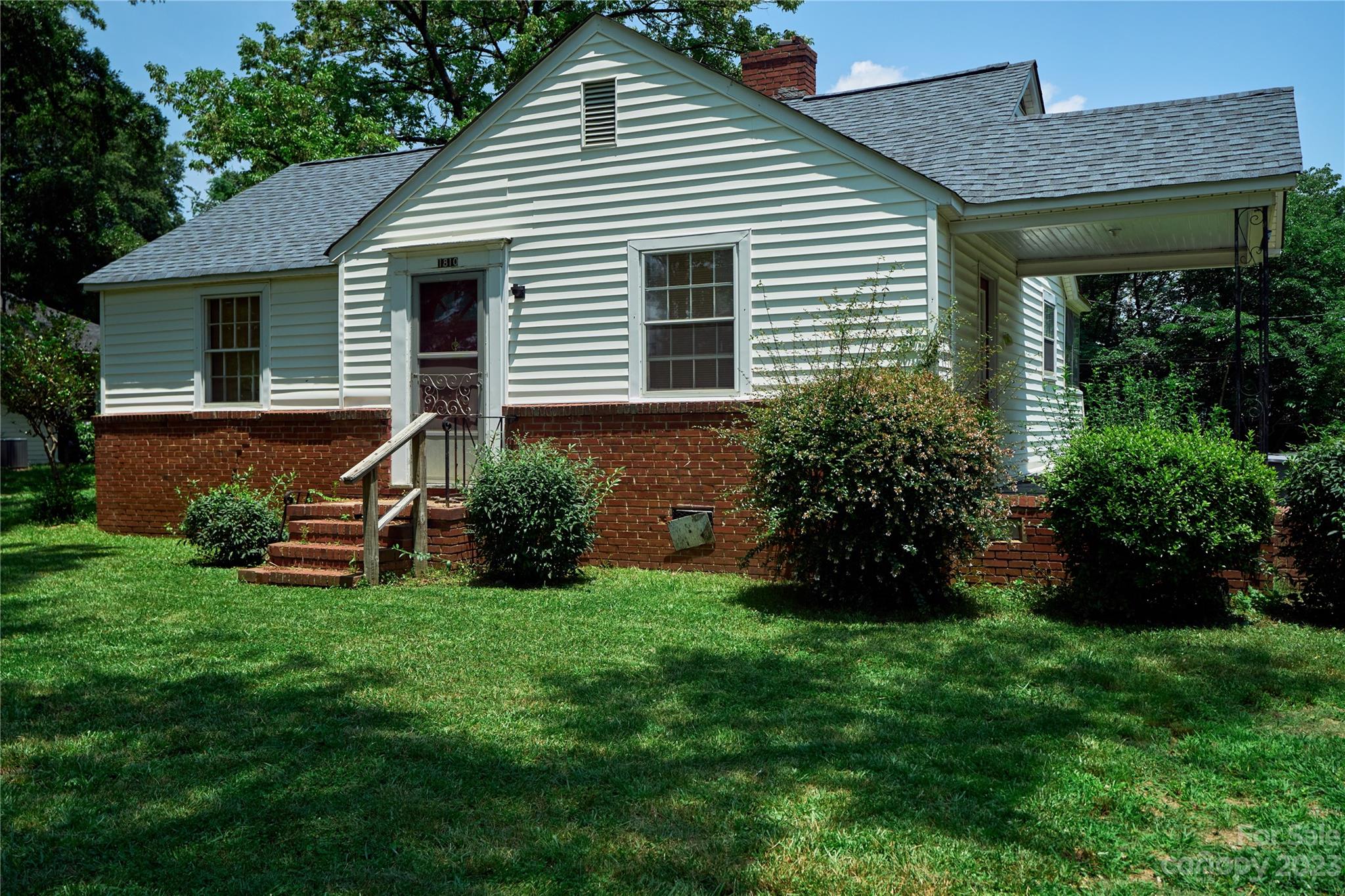 1810 Cannon Avenue Charlotte NC 28269