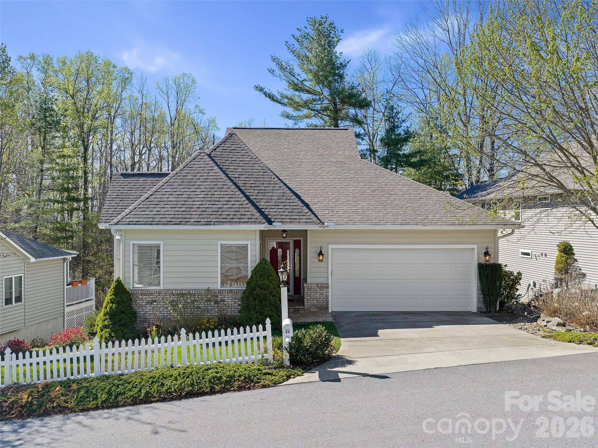 25 Ashefield Court Hendersonville NC 28791