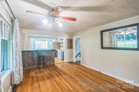 379 N Louisiana Avenue Asheville NC 28806