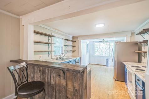 379 N Louisiana Avenue Asheville NC 28806