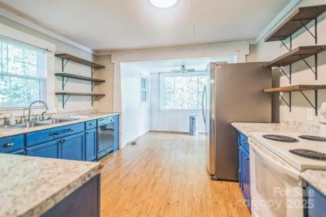 379 N Louisiana Avenue Asheville NC 28806