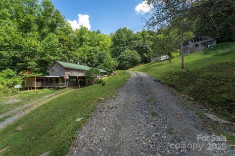 1145 Woolyshot Branch Road Hot Springs NC 28743