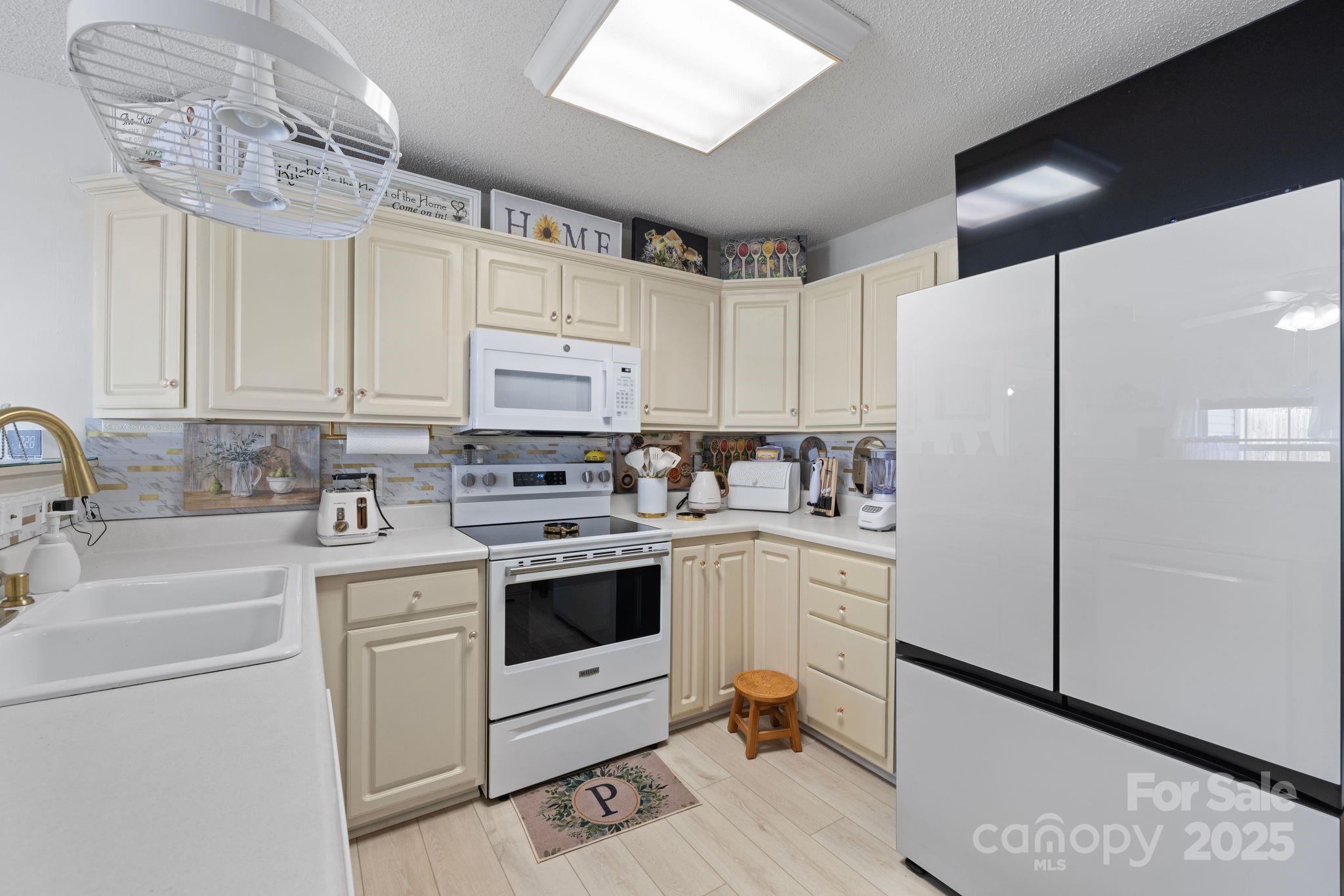 100 Lindsay Drive Archdale NC 27263