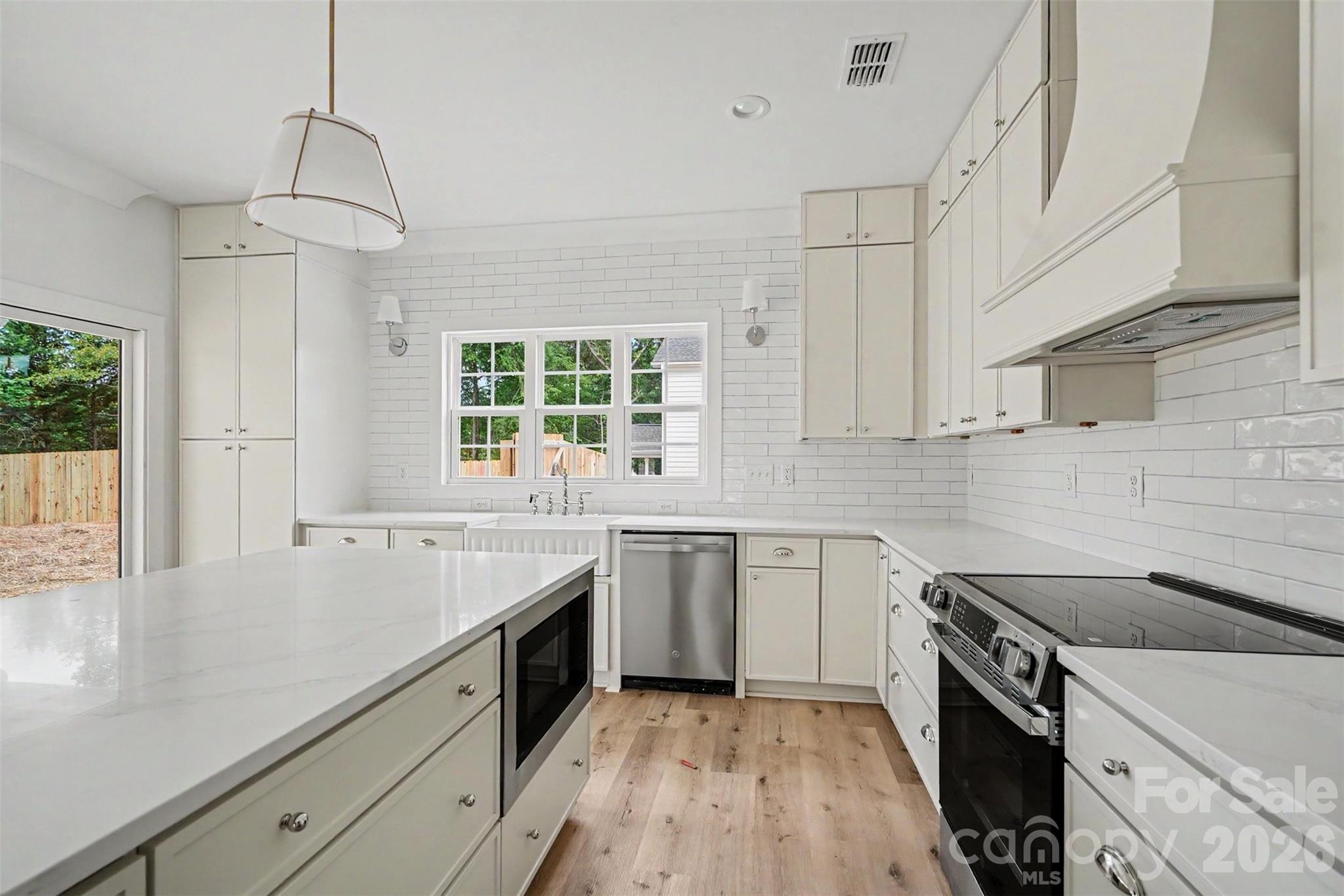 7925 Large Oak Lane Mint Hill NC 28227