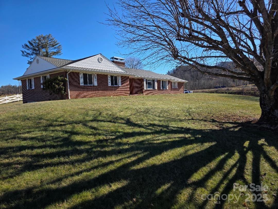1375 E Us Highway 19e Highway Burnsville NC 28714