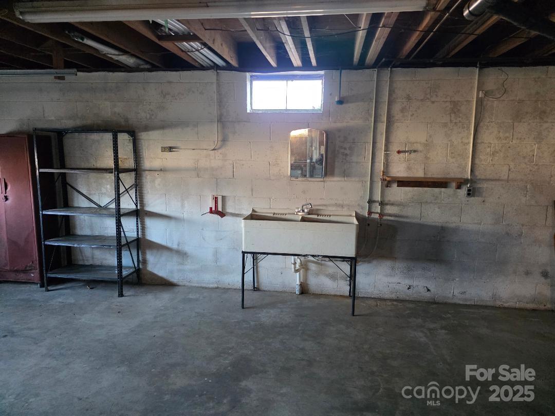 1375 E Us Highway 19e Highway Burnsville NC 28714