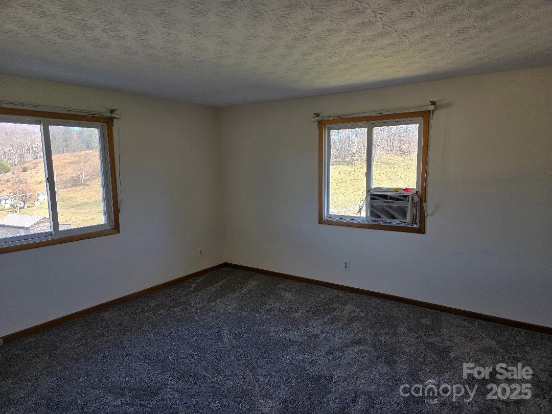 1375 E Us Highway 19e Highway Burnsville NC 28714