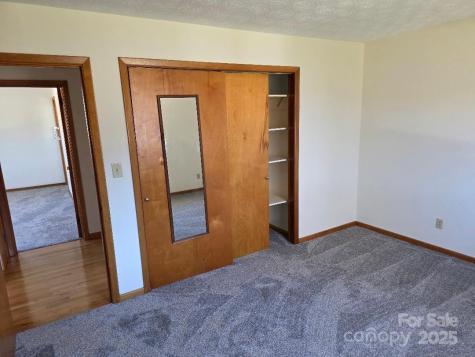 1375 E Us Highway 19e Highway Burnsville NC 28714