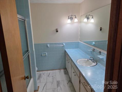 1375 E Us Highway 19e Highway Burnsville NC 28714