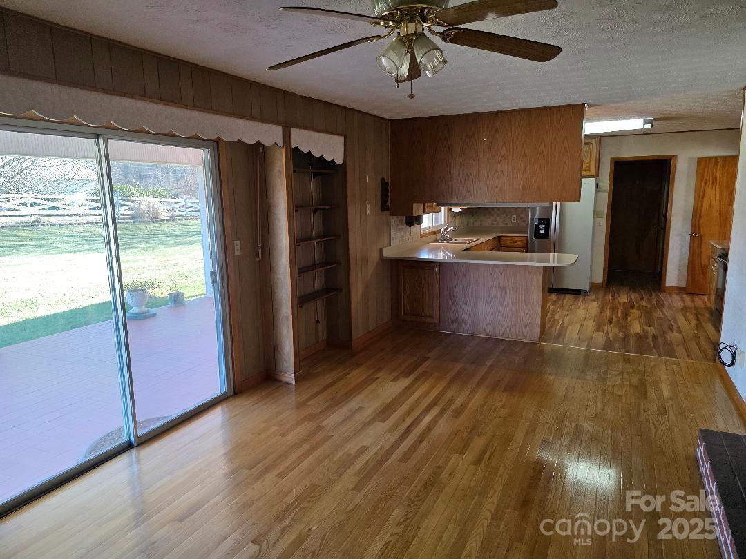 1375 E Us Highway 19e Highway Burnsville NC 28714