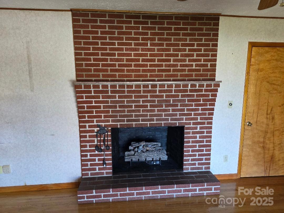 1375 E Us Highway 19e Highway Burnsville NC 28714