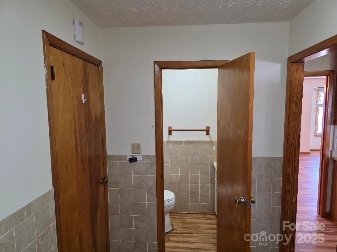 1375 E Us Highway 19e Highway Burnsville NC 28714