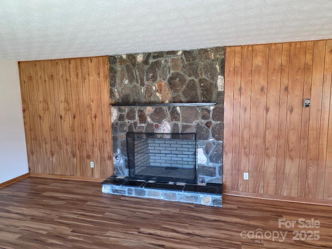 1375 E Us Highway 19e Highway Burnsville NC 28714
