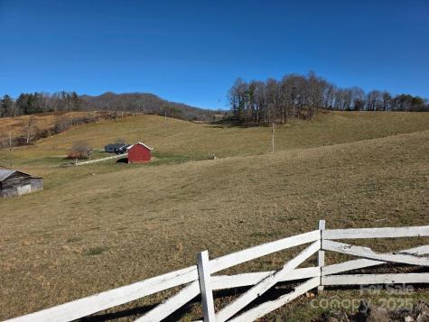 1375 E Us Highway 19e Highway Burnsville NC 28714