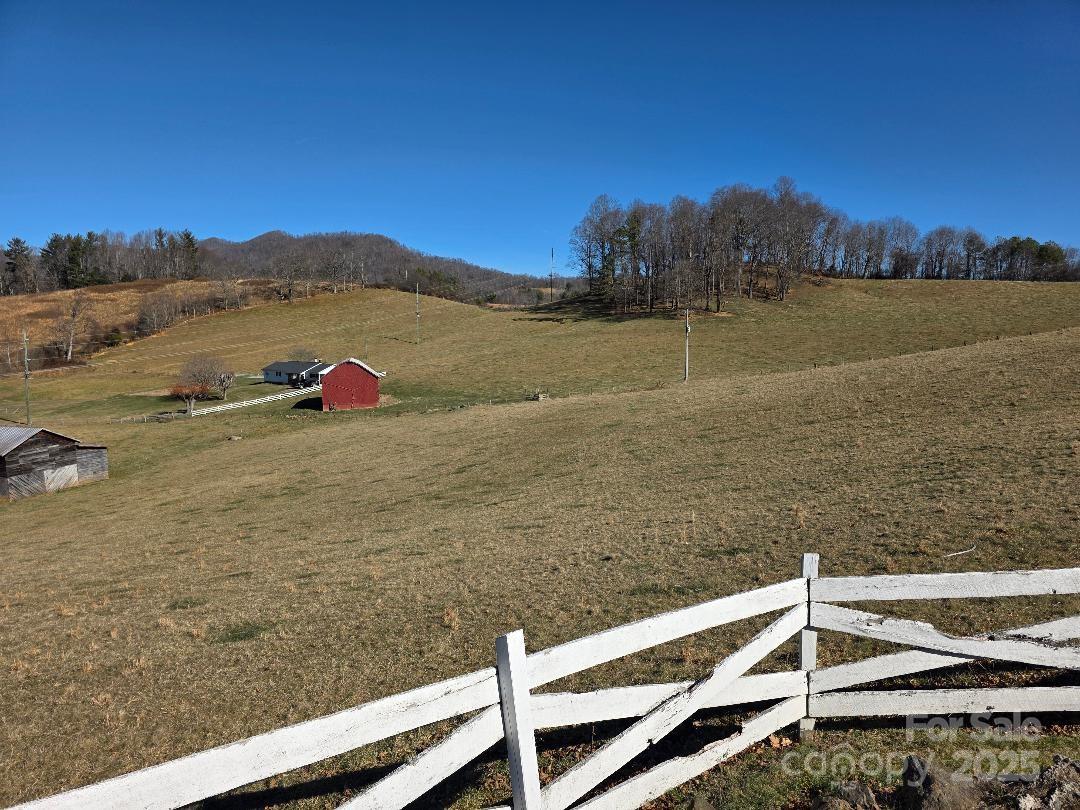 1375 E Us Highway 19e Highway Burnsville NC 28714