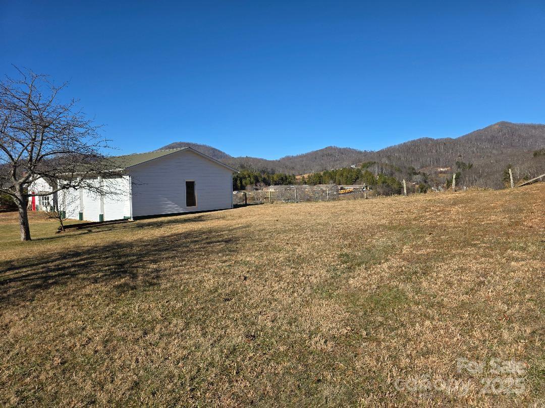 1375 E Us Highway 19e Highway Burnsville NC 28714