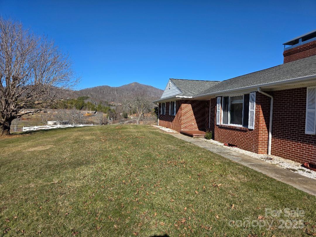 1375 E Us Highway 19e Highway Burnsville NC 28714