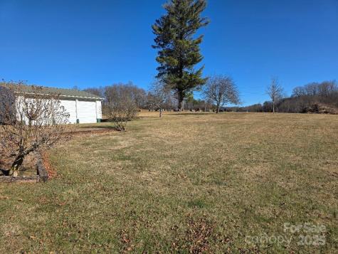 1375 E Us Highway 19e Highway Burnsville NC 28714